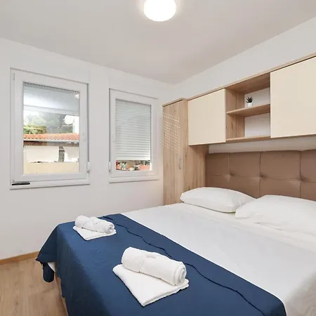 Melada Apartman Zára