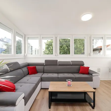 公寓 Melada 扎达尔